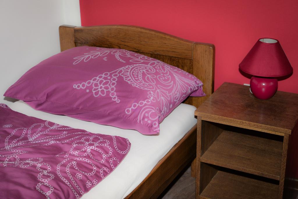 Guesthouse Pink Panther Udbina Camera foto
